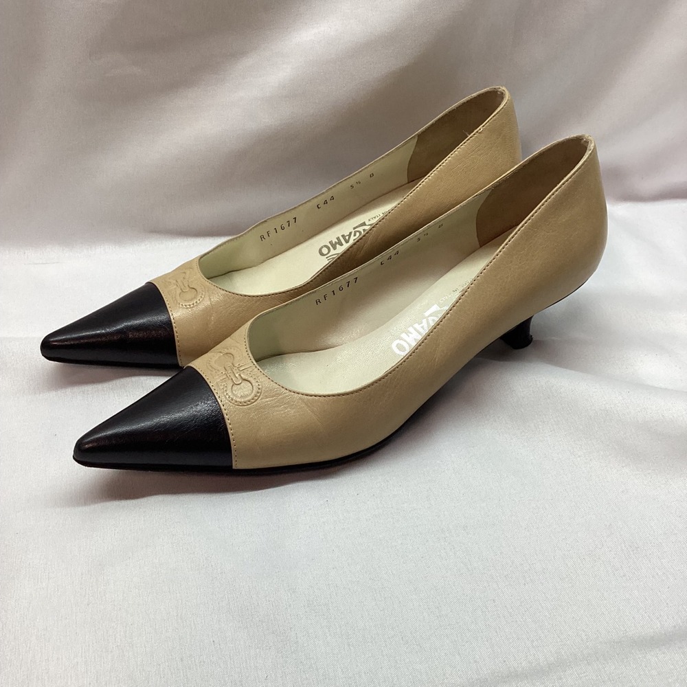 Salvatore Ferragamo Two Tone Beige Black Cap Toe Kitten Heel Pumps 5.5B Formal